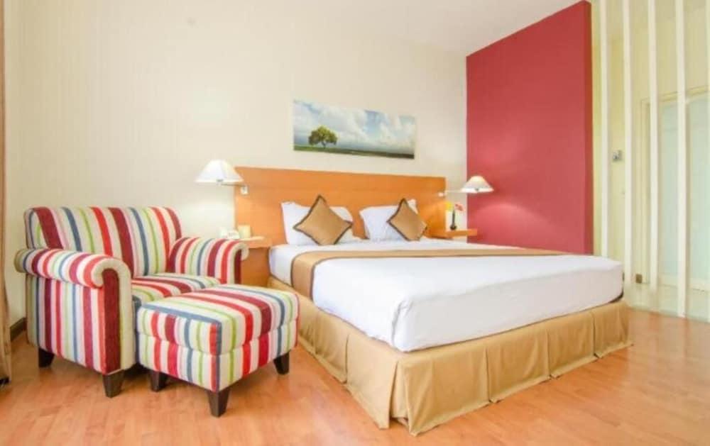Lux Tychi Hotel Malang Extérieur photo