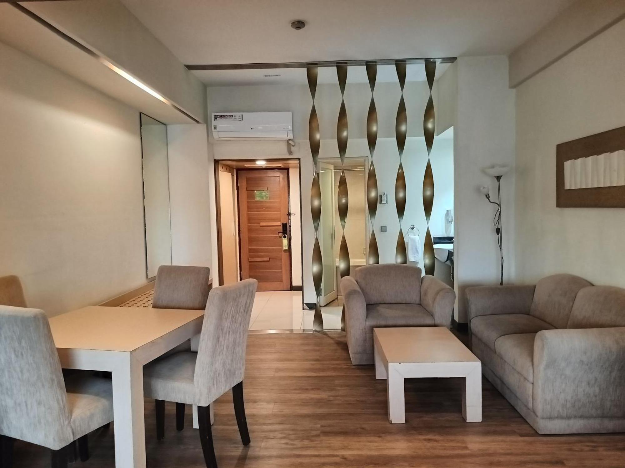 Lux Tychi Hotel Malang Extérieur photo