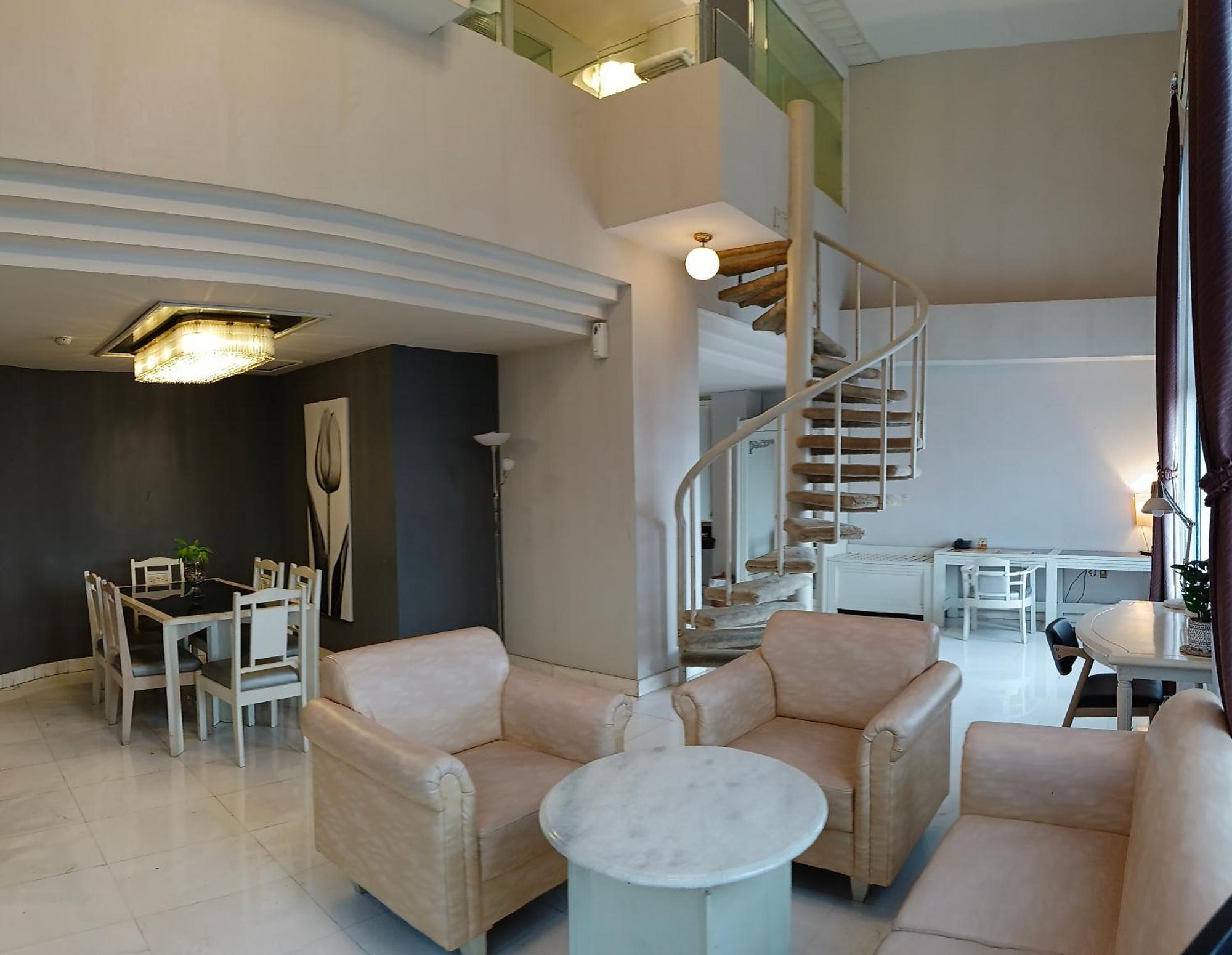 Lux Tychi Hotel Malang Extérieur photo