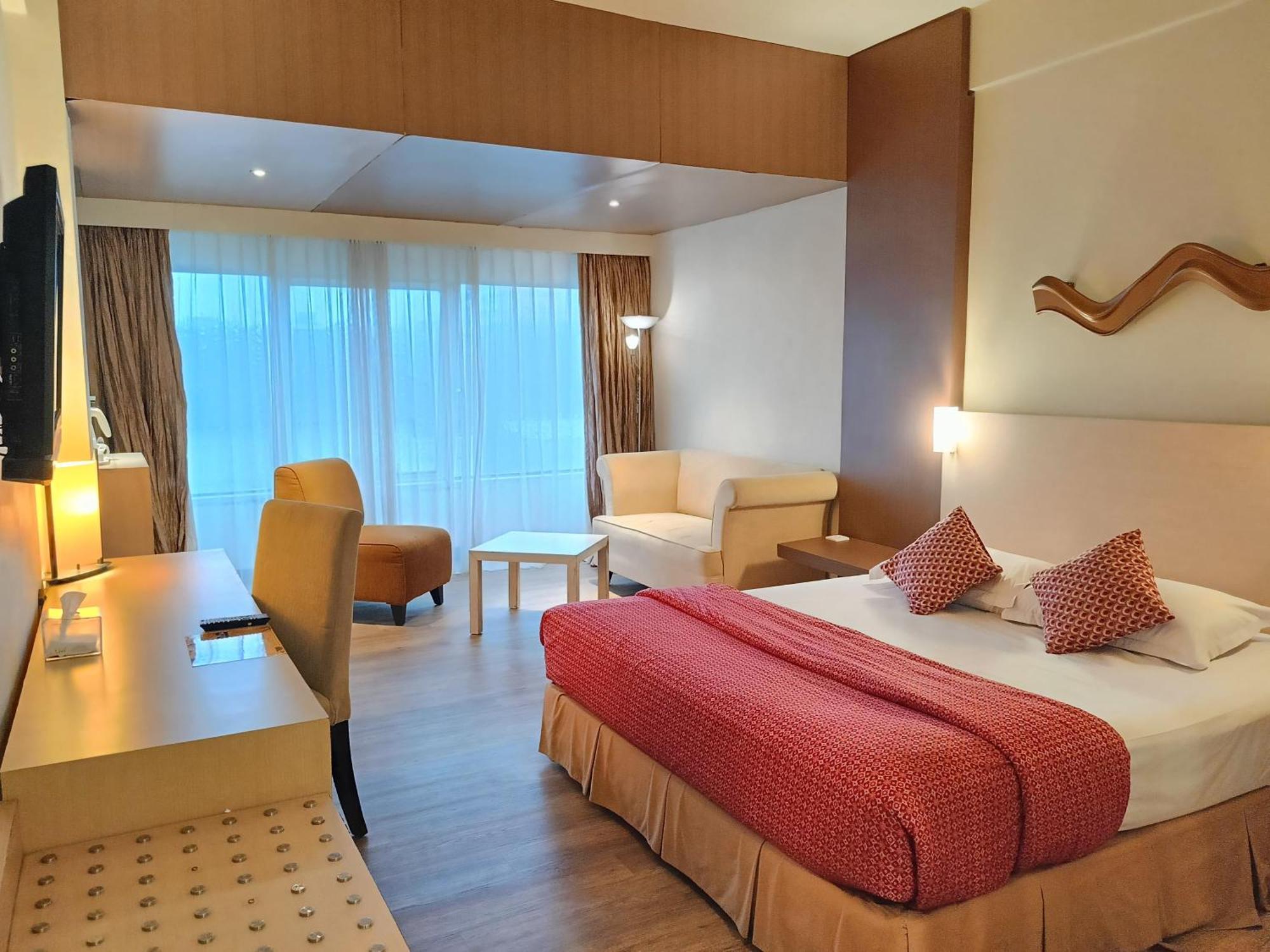 Lux Tychi Hotel Malang Extérieur photo